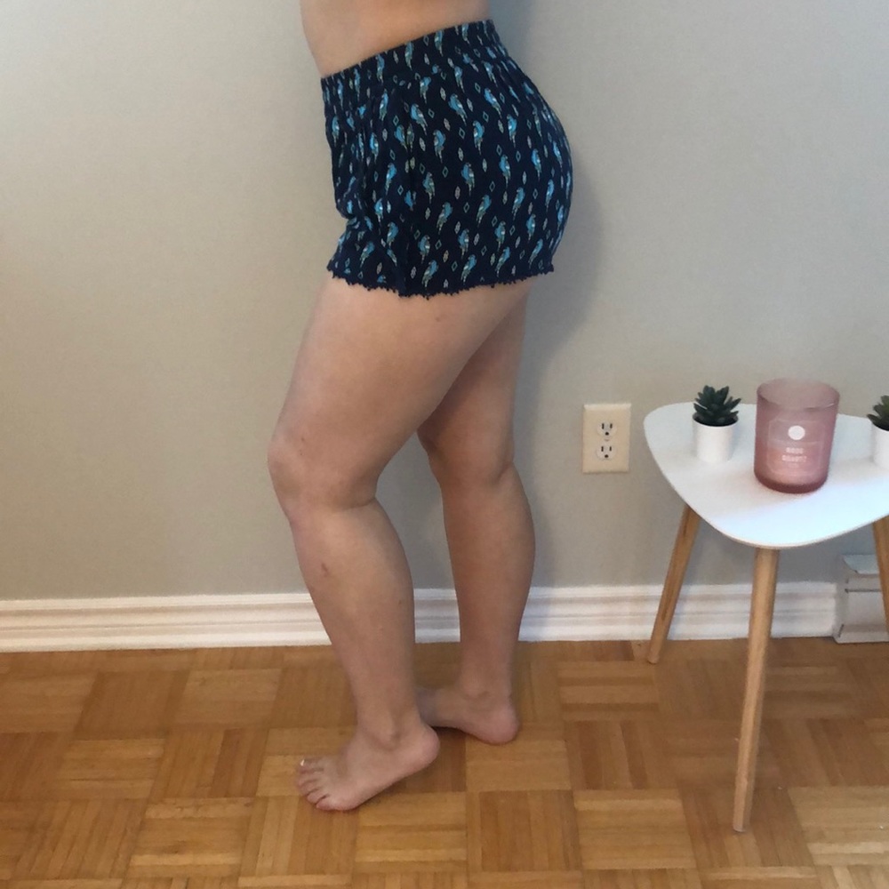 Flowy Shorts - Picture 3 of 4